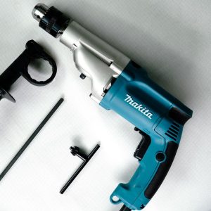 Máy khoan búa 2 tốc độ makita HP2050 Máy khoan búa 2 tốc độ makita HP2050