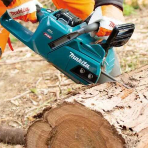 Máy cưa xích dùng pin Makita UC020GZ (KHÔNG KÈM DÂY XÍCH (không kèm pin sạc) Máy cưa xích dùng pin Makita UC020GZ (KHÔNG KÈM DÂY XÍCH (không kèm pin sạc)