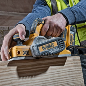 Máy bào cầm tay Dewalt DCP580D2(kèm 02 pin 2.0Ah + sạc) Máy bào cầm tay Dewalt DCP580D2(kèm 02 pin 2.0Ah + sạc)