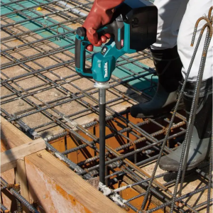 Máy đầm dùi bê tông dùng pin Makita DVR450Z (18V) (không kèm pin sạc) Máy đầm dùi bê tông dùng pin Makita DVR450Z (18V) (không kèm pin sạc)