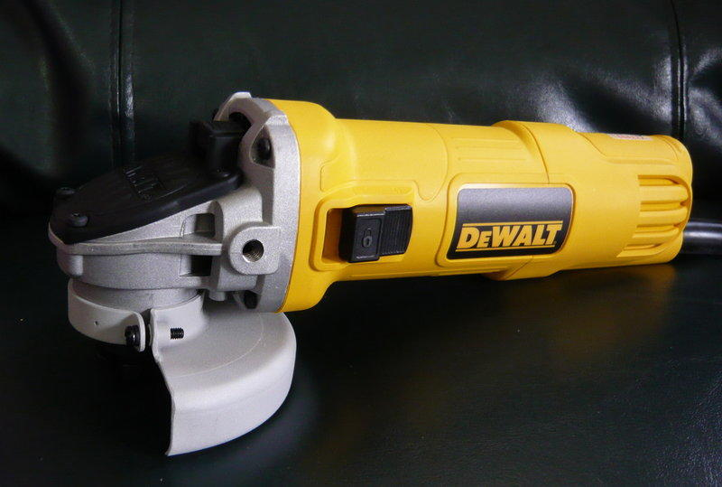 Máy cắt cầm tay DEWALT - Thiết Bị Hưng Phát