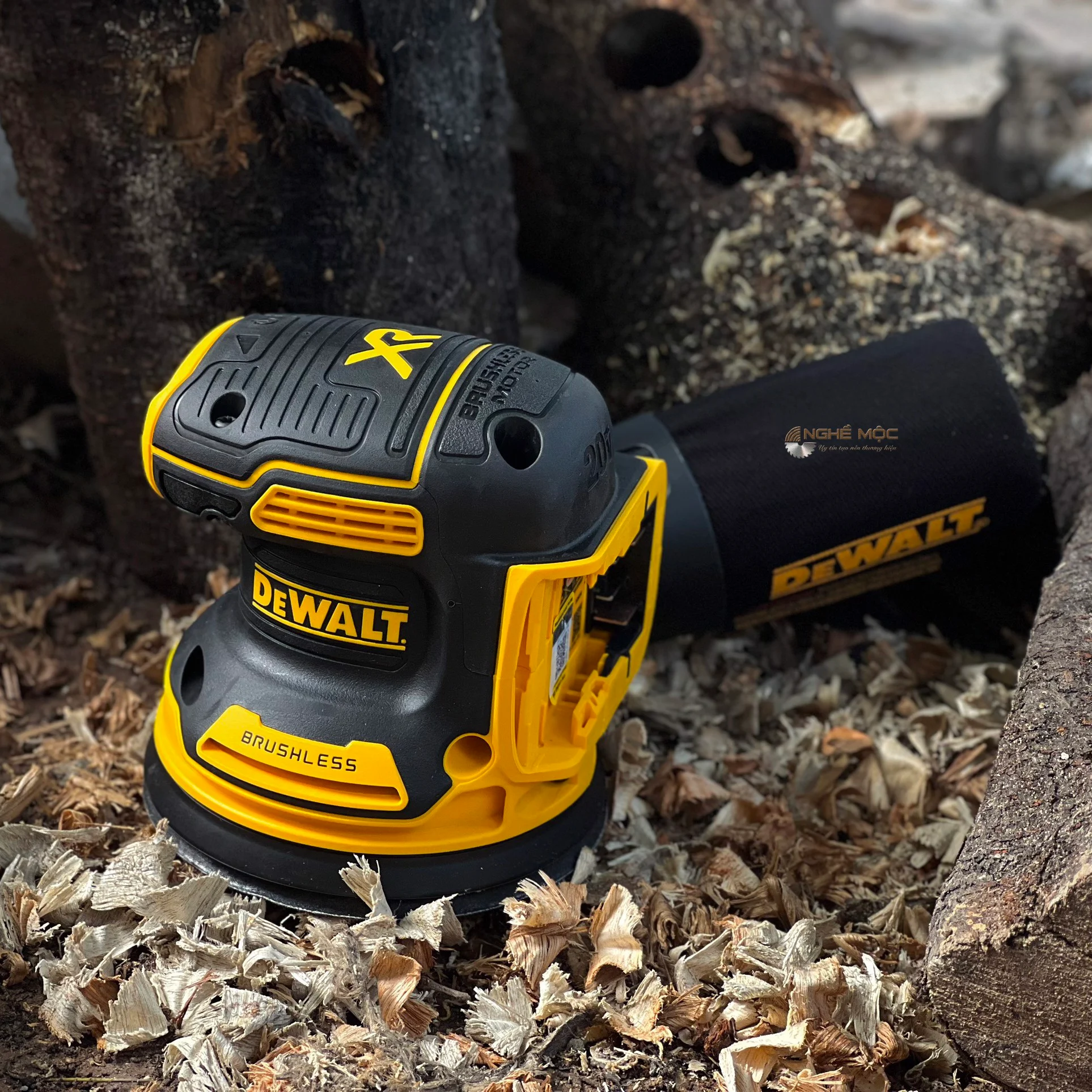 Máy chà nhám cầm tay Dewalt DCW210D1 20V-125mm(kèm 01 pin 2.0Ah + sạc) Máy chà nhám cầm tay Dewalt DCW210D1 20V-125mm(kèm 01 pin 2.0Ah + sạc)