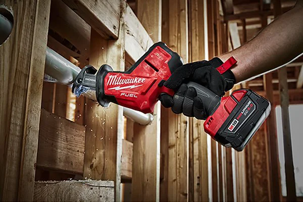 Máy cưa kiếm Milwaukee M12 CHZ-0 (bare) Máy cưa kiếm Milwaukee M12 CHZ-0 (bare)