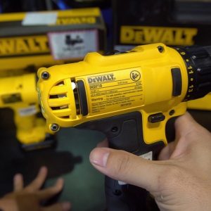 Máy vặn vít động lực pin Dewalt DCF805C2-B1 (10.8V)(kèm 02 pin 1.3Ah+  sạc) Máy vặn vít động lực pin Dewalt DCF805C2-B1 (10.8V)(kèm 02 pin 1.3Ah+  sạc)