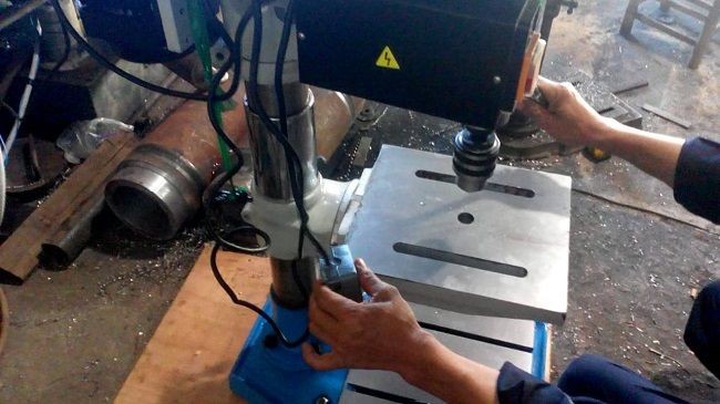 Máy khoan bàn Hồng Ký KC10 Máy khoan bàn Hồng Ký KC10