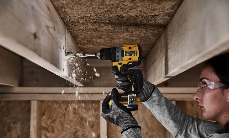 Máy khoan bê tông 3 chức năng dùng pin Makita HR008GT201 ( (kèm 02 pin 5.0 + sạc nhanh) Máy khoan bê tông 3 chức năng dùng pin Makita HR008GT201 ( (kèm 02 pin 5.0 + sạc nhanh)