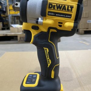 Máy siết bulong cầm tay Dewalt DCF921M2 (KÈM 02 PIN 4.0 + SẠC) Máy siết bulong cầm tay Dewalt DCF921M2 (KÈM 02 PIN 4.0 + SẠC)