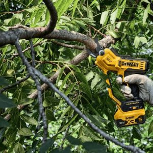 Máy cắt cành dùng pin 20V DeWALT DCMPP568 (không kèm pin sạc) Máy cắt cành dùng pin 20V DeWALT DCMPP568 (không kèm pin sạc)